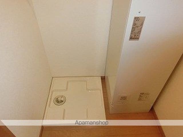 メイプルコート館坂の内装写真