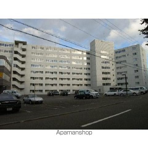 ロイヤルレインボー平岸A棟の外観写真