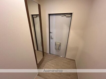 （仮称）向中野道明アパート工事[2LDK/56.89m2]の玄関