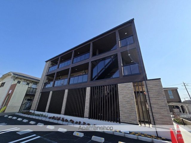 青梅線 小作駅 徒歩12分 3階建 築2年の外観写真