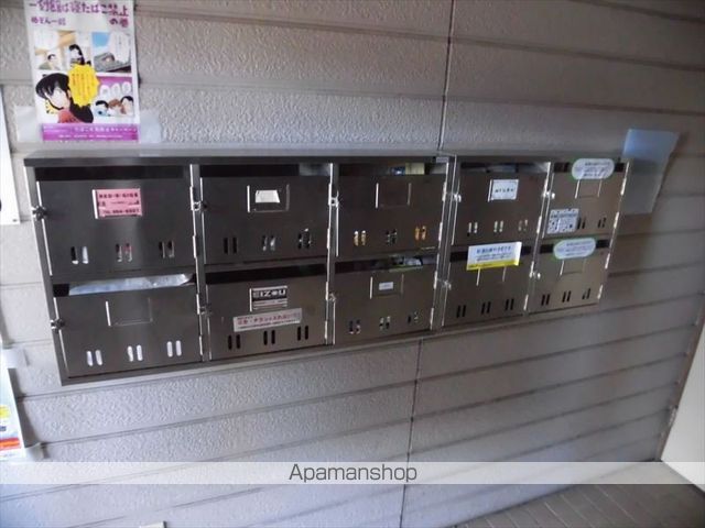 TS21ビルの玄関写真