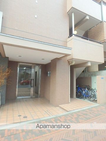 レスターテ港北の玄関写真