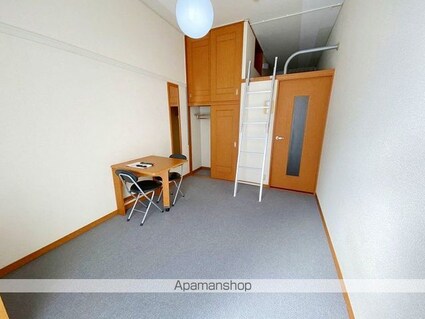 レオパレスＡｄｍｉｒａｔｉｏｎＮＥＸＴ[1K/19.87m2]のリビング・居間2