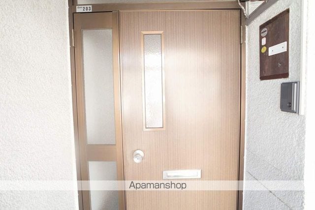 白芳荘8号館の玄関写真