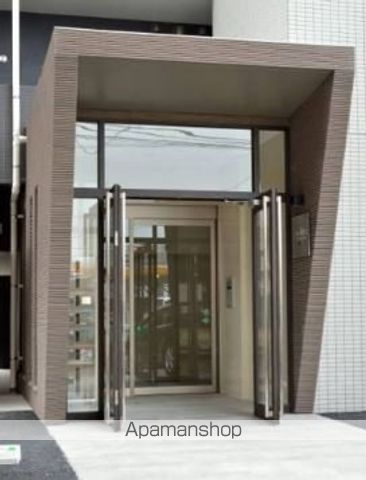EMIUS新屋敷の玄関写真