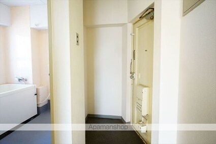 第３記念橋ビルヂング[1DK/30m2]の玄関