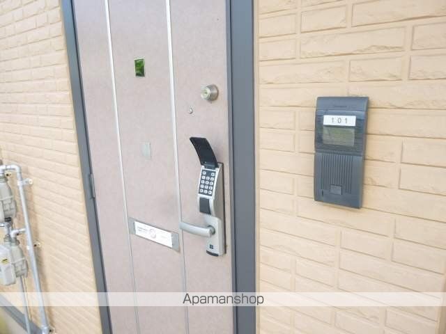 メゾンドワイズマンの玄関写真