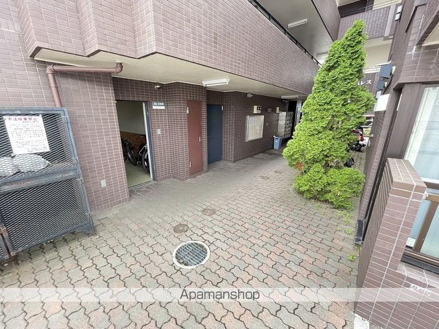 ダイワパレス富岡の玄関写真