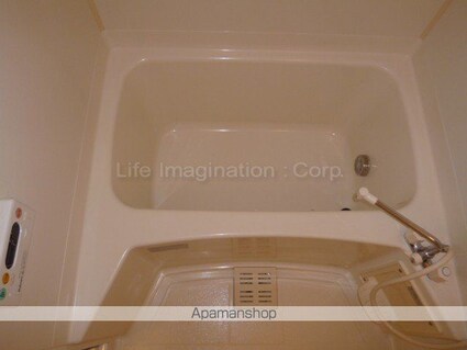 パティオ・アンソレイエ・Ｅ[2LDK/64.43m2]のバス