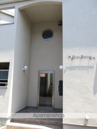 プチバトー[1R/26m2]のロビー