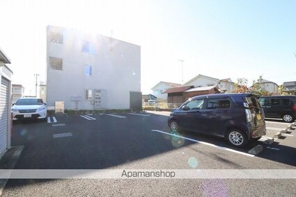 ウィステリアⅢ[1LDK/41.29m2]の駐車場2