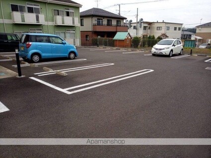 レオネクスト新組[1K/26.37m2]の駐車場