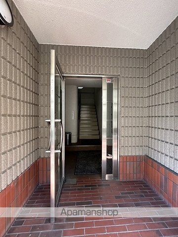 豊明ビルの玄関写真
