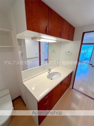 ＳＥＡＳＯＮ　ＣＯＵＲＴ（シーズンコート）[2LDK/61.4m2]の洗面所