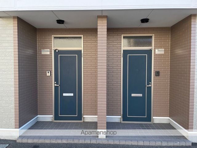 ハーブプラザ和泉鳥取I番館の玄関写真