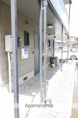 ディアスすみれの玄関写真