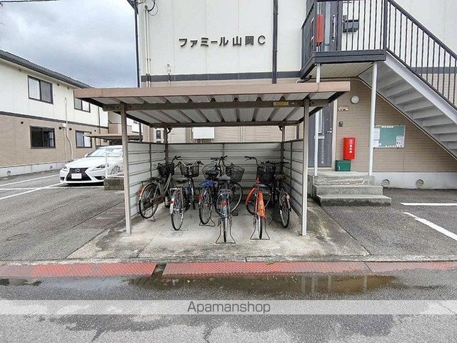 ファミール山岡 C棟の内装写真