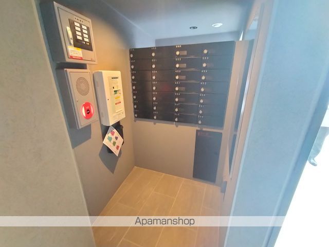 トリニティ豊中本町の玄関写真