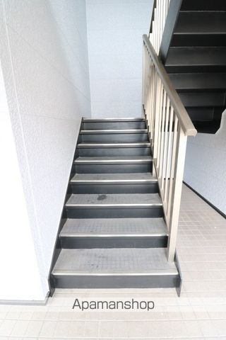 フォブール・Tの玄関写真