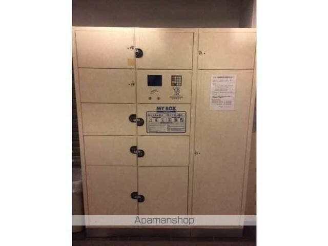 ロイヤルアメニティー西戸山の玄関写真