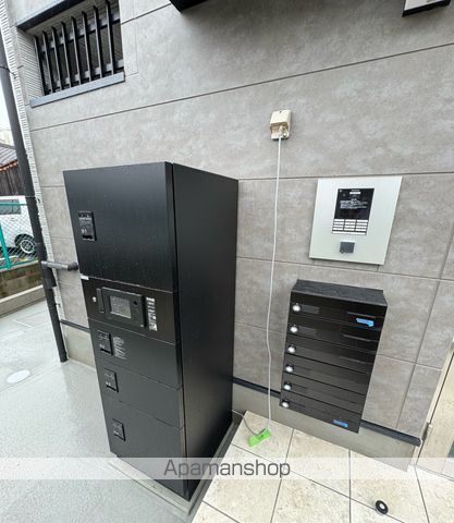 ハーモニーテラス遠里小野IIIの玄関写真