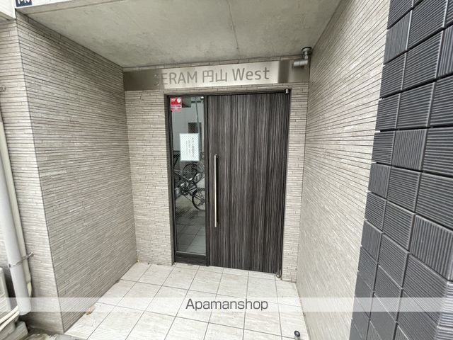 SERAM円山WESTの玄関写真