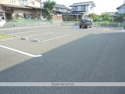 プリムローズ　Ｂ[2LDK/57.64m2]の駐車場