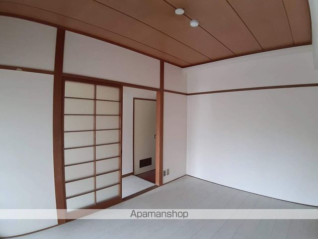 炭本ビルの内装写真