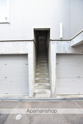 リトルスティングBの玄関写真