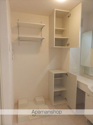 サリオス庚午北[1LDK/50.2m2]の収納