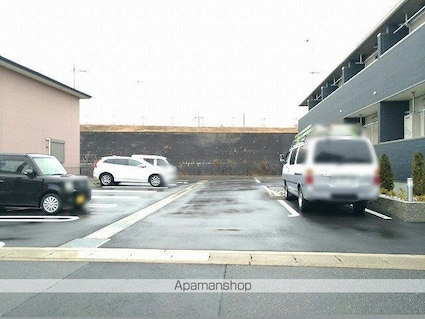 愛知県名古屋市北区東味鋺１丁目[1K/32.94m2]の駐車場3