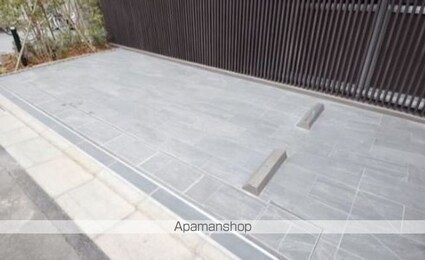 パークアクシス市谷加賀町[2SLDK/70.14m2]の駐車場