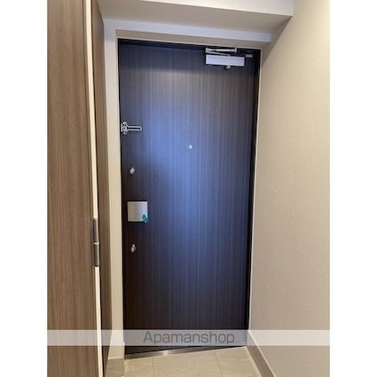 Ｎｅｏ　Ｕｒｂａｎ　Ｒｅｓｉｄｅｎｃｅ　Ｋｏｍａｇｏｍｅ[2LDK/58.9m2]の玄関