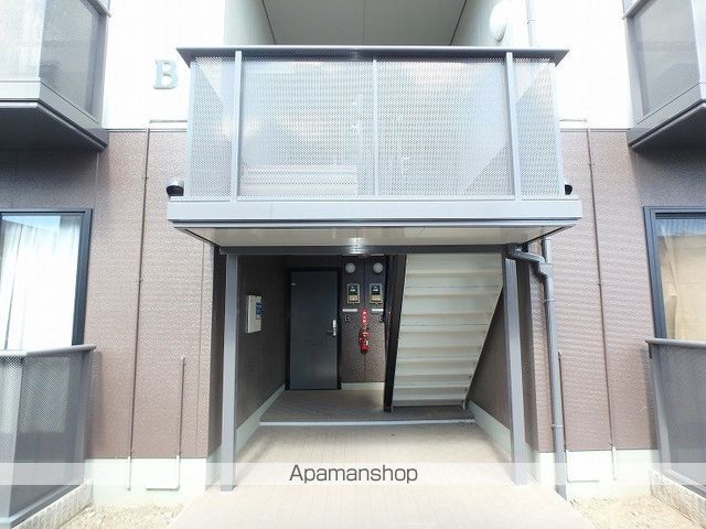 グリーンハイツ島立の玄関写真