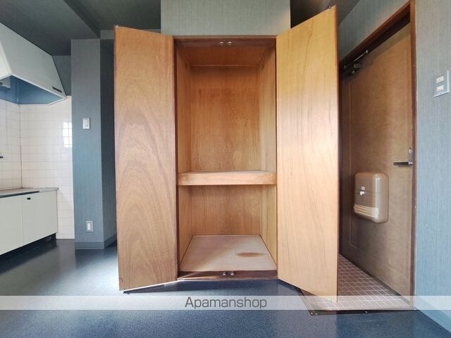 メゾン中一万[1R/17.93m2]の収納