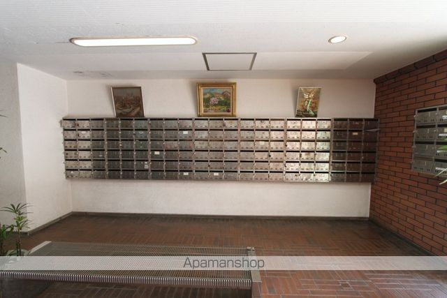 スカイコート大手町の玄関写真
