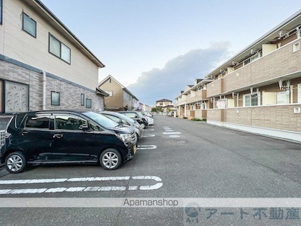 カーサ・ミトモⅡ[1K/32.9m2]の駐車場1