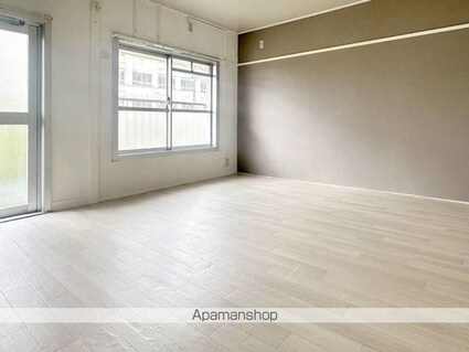 ビレッジハウス鳴滝１８号棟[2LDK/43.37m2]のリビング・居間