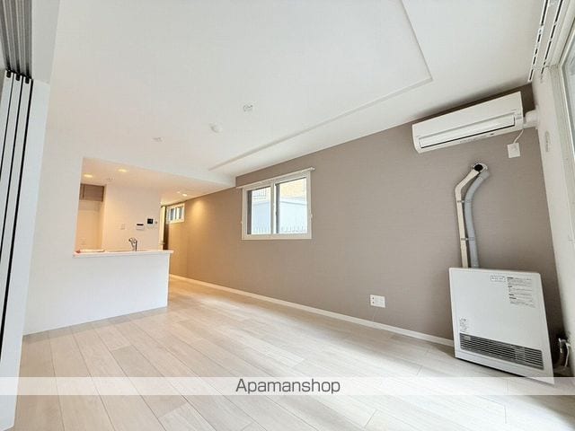 アルファスクエア宮の森2条の内装写真