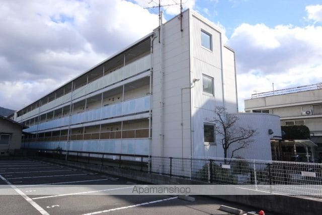 ヨシミマンションの外観写真