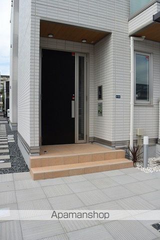 GROWTHマンションの玄関写真
