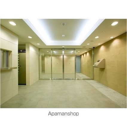 コンフォリア新宿御苑Ⅱ[1R/26.14m2]のロビー