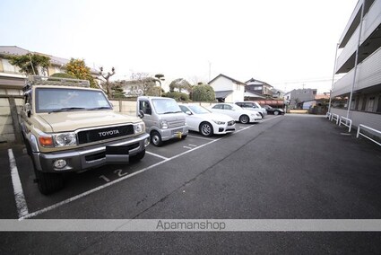 エミネンス聖蹟[1K/20.16m2]の駐車場