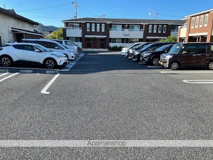 ＮＢＪ　カンタータ[1LDK/46.83m2]の駐車場2