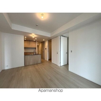 ＷＯＲＬＤ　ＴＯＷＥＲ　ＲＥＳＩＤＥＮＣＥ[3LDK/67.83m2]のリビング・居間2
