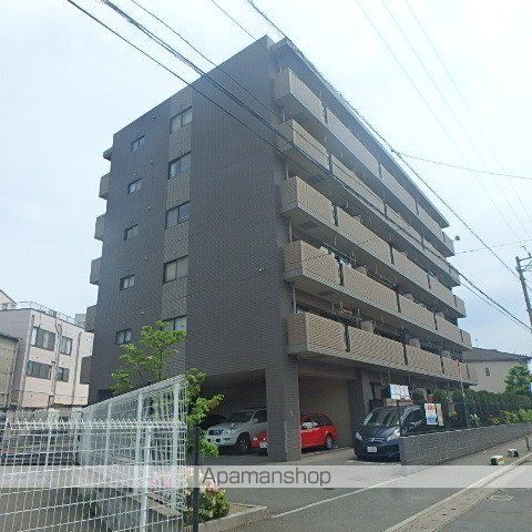 ルミエール諸岡の玄関写真