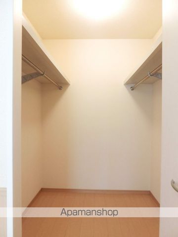 グリーンコート貝塚3号館の内装写真