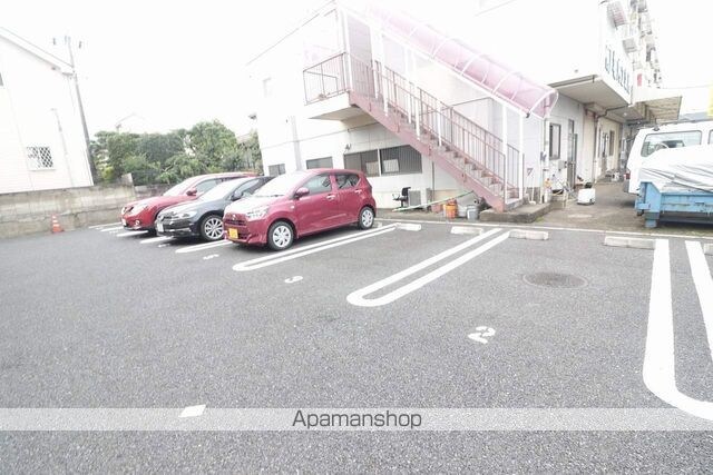 フォンティーヌ柏[1LDK/32.01m2]の駐車場