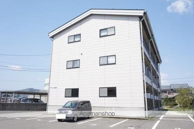 アーバン杉本の外観写真
