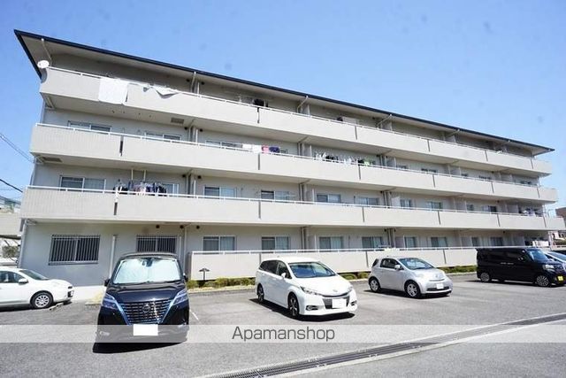 マンショングランドモナークの外観写真